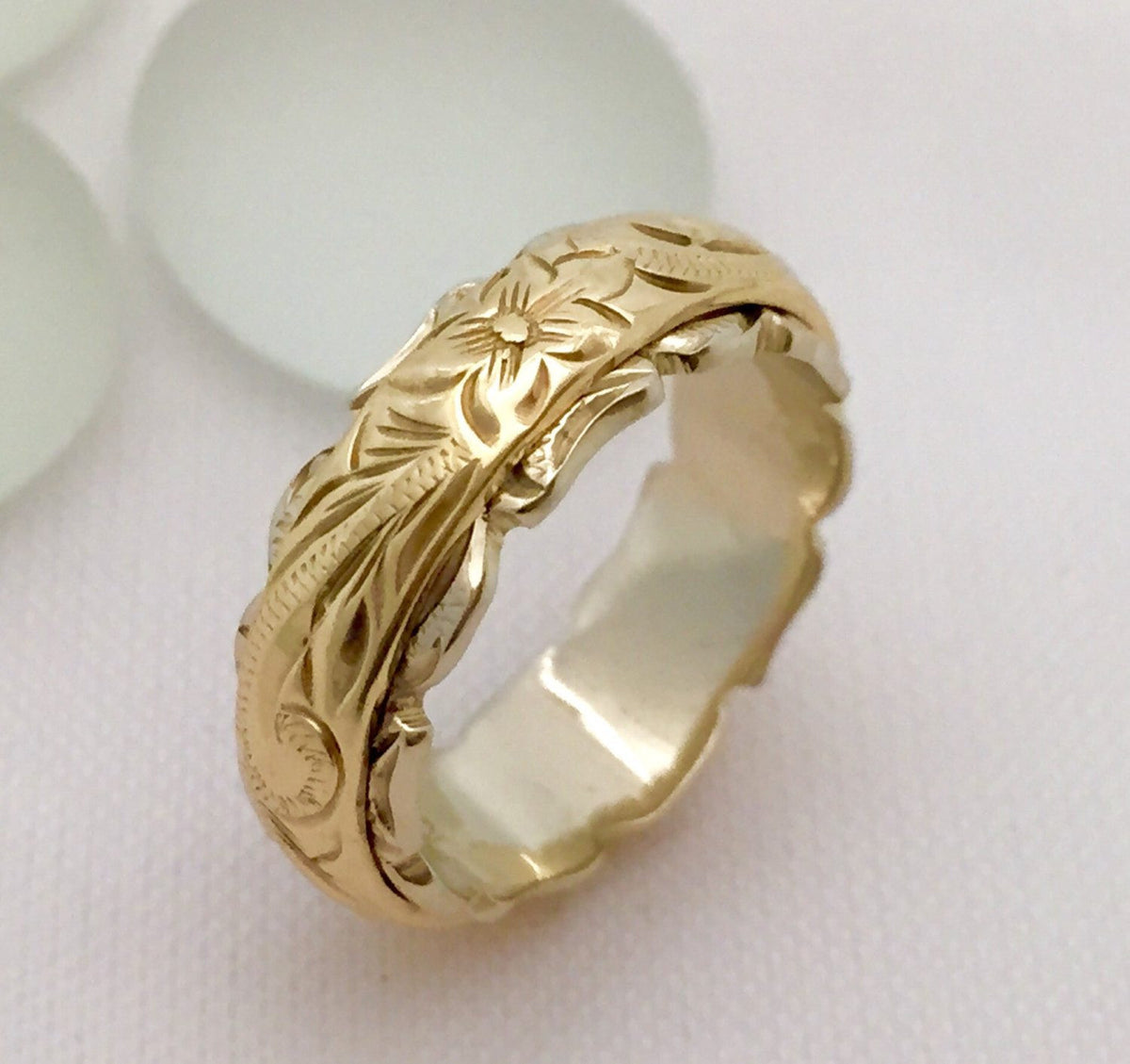 Traditional Hawaiian Hand Engraved 14k Two Tone Gold Ring (Barrel styl ...